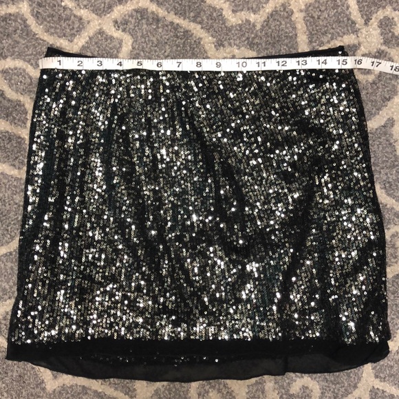 Jennifer Lopez Black Sequin Mini Skirt Sheer Detai - Picture 6 of 7